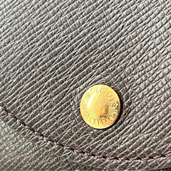 Louis Vuitton taiga document clutch with dustbag- Authentic - Picture 6 of 13